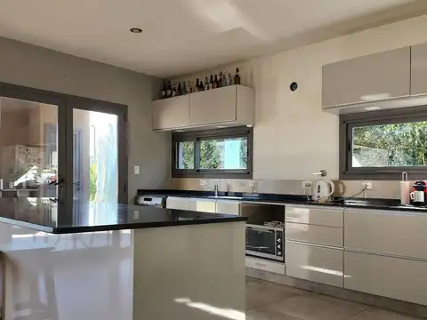 Casa en Venta en Countries y Barrios Cerrados en Campana, USD 300.000