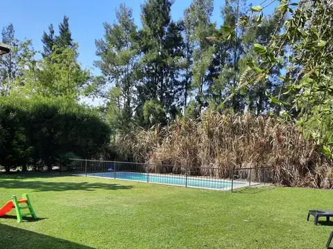 Casa 6 ambientes con 2 baños