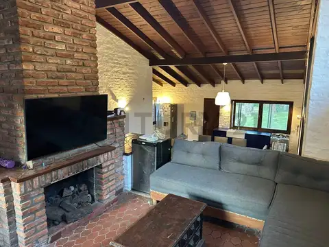 Casa 5 ambientes con 3 baños