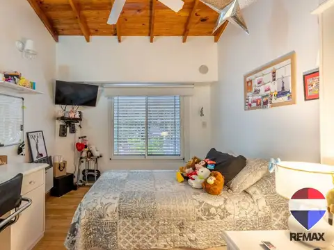 VENTA CASA 4 AMBIENTES COCHERA MATADEROS