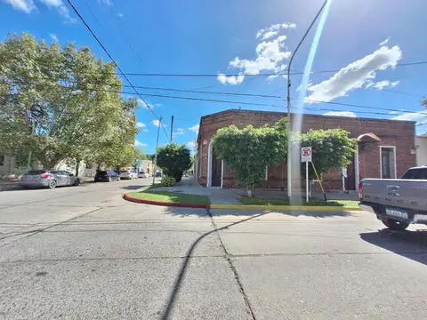 Casa en Venta con 5 cocheras