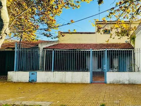 VENTA CASA 7 AMBIENTES BANFIELD APTA CREDITO