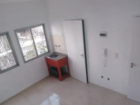 Trole 300 3ª Pompeya 1amb U$27.900 Apto Credito