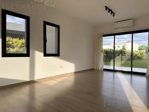 Casa 5 ambientes con 2 baños