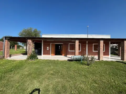CASA QUINTA EN VENTA CON PILETA ZONA ZORZALITO