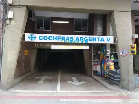 VENTA COCHERA SAN JERONIMO 720