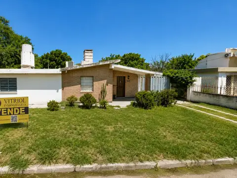 Oportunidad de inversión, 3 casas en esquina - Zona Norte