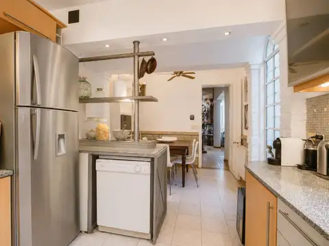 VENTA EXCLUSIVO CHALET INGLES EN VILLA DEVOTO CON PISCINA, JARDIN Y PLAYROOM