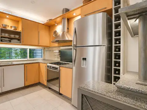 Casa 6 ambientes con 3 baños