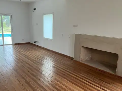 Casa 4 ambientes con 3 baños