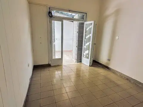 LOCAL 6.20x4.20 CON VIVIENDA 2 AMBIENTES CON TERRAZA