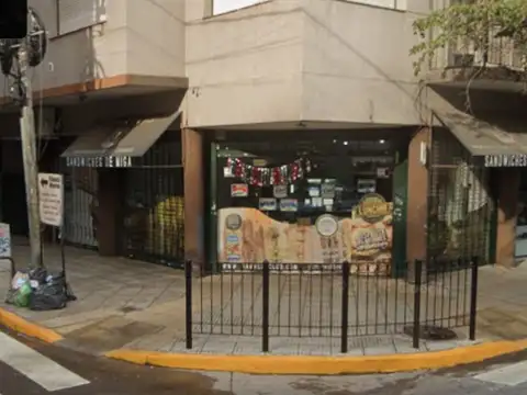 Excelente local  Ubicación Premium: Sobre la principal arteria comercial de Florida,