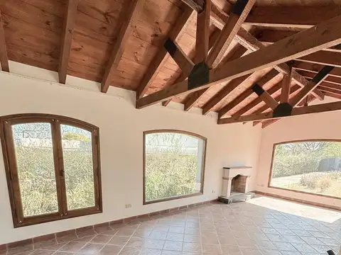 Casa 6 ambientes con 4 baños