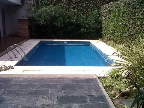 Departamento alquiler Dueño directo Amoblado 56 mts con patio y parrilla privada cuenta con Pileta, salón de eventos múltiples, lavadero industrial, guarda bicicletas.