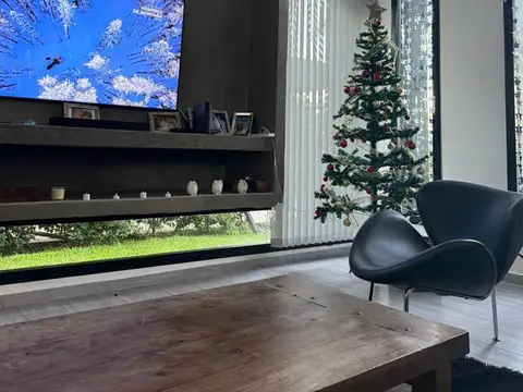 Casa 5 ambientes con 4 baños