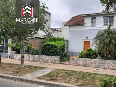 Excelente P.H. tipo CASA 5 AMB c/ Cochera y Jardin