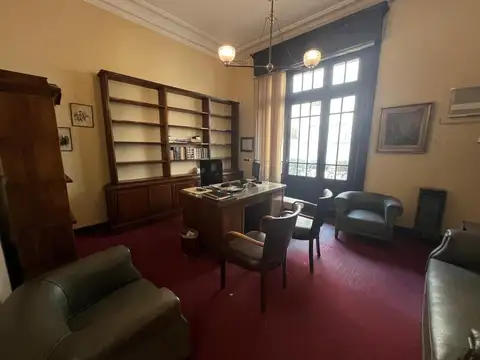 Oficina en Venta 80 años
