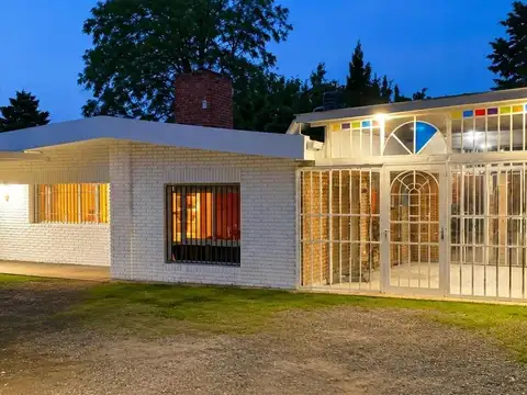 VENDO CASA 3 DORMITORIOS CON PILETA VILLA ALLENDE
