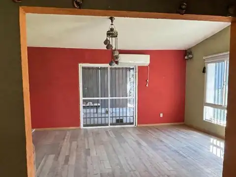 Casa en Venta con 5 cocheras