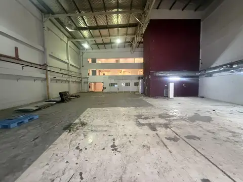 Depósito 1900m2 incluye oficinas en alquiler para Habilitacion disponible