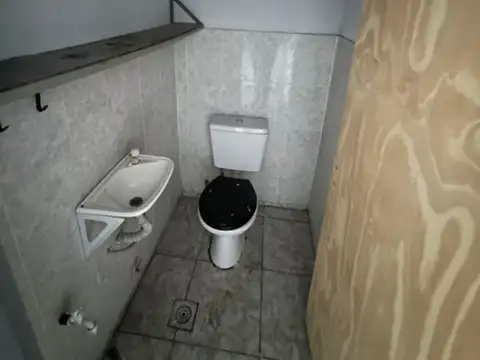 Local - Alquiler - Argentina, La Matanza - AV LURO  4700