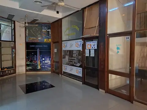Alquiler Local c/entrepiso Galeria CENTER Peatonal Floria