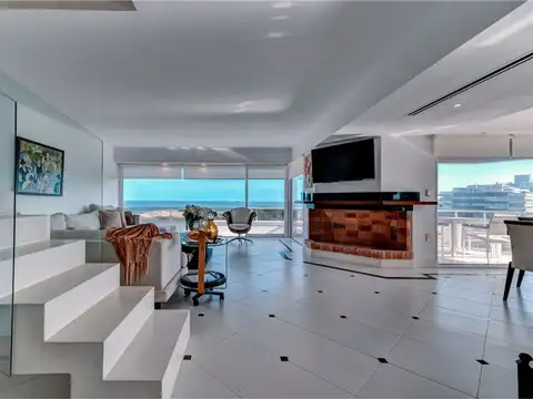 Departamento en Venta en Playa Brava, USD 1.785.000