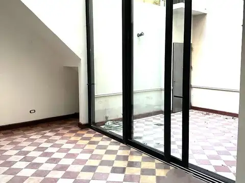 Ideal PH, con patio, sin expensas, reciclado, a estrenar
