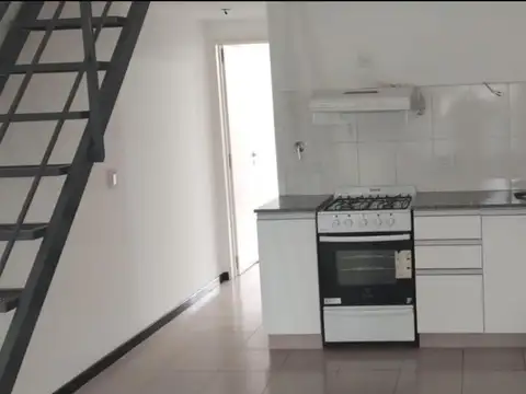 Depto Tipo Casa en Venta en Castelar Norte, USD 82.000