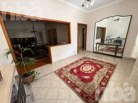 PH- Casa 5 ambientes, 3 dormitorios, quincho, balcon y garage