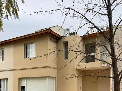 Dúplex en Barrio cerrado El Maitén, Neuquén capital.