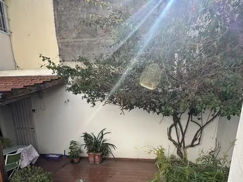 Depto Tipo Casa en Venta en Villa Dominico, USD 99.000