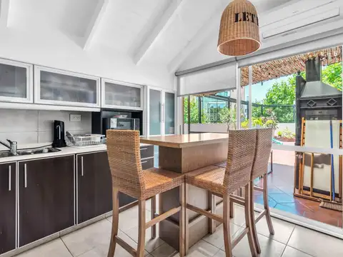 Departamento 4 ambientes con 2 baños