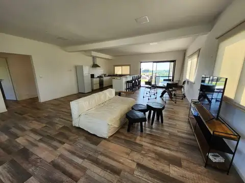 Casa en Venta con 4 cocheras