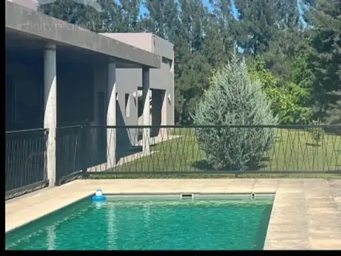 CASA 8 AMBIENTES EN FINCAS DE SAN VICENTE-SPORTING