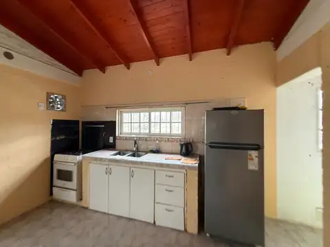 Casa en Alquiler con 4 cocheras