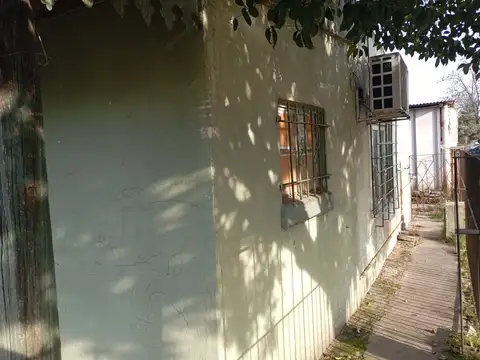 Casa a refaccionar de 4 ambientes en Merlo