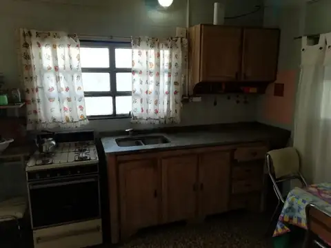 Casa 5 ambientes con 2 baños