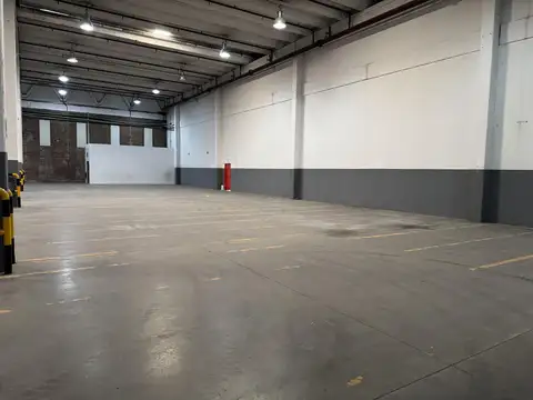 Depósito logístico en alquiler dentro de predio multicliente