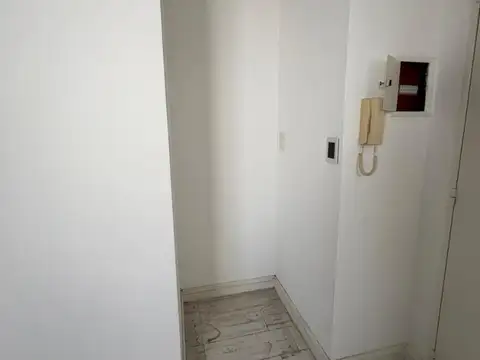 Avenida Hipólito Yrigoyen 8800, Piso 6