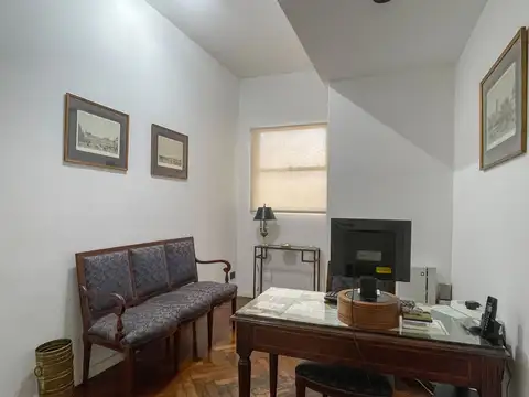 Oficina, Lavalle 1400, en  edificio modernista