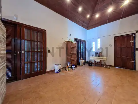 85 y 116 100, Piso 0