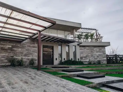 Casa en Alquiler de 4 dormitorios