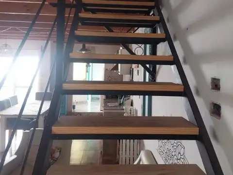 Depto Tipo Casa 5 ambientes con 2 baños