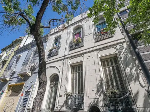VENTA EDIFICIO DE 17 AMBIENTES EN BALVANERA