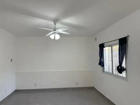 Depto Tipo Casa en Alquiler en General Pacheco, $ 300.000