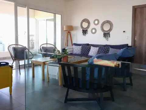 Casa en venta - 3 Dormitorios 2 Baños - 226Mts2 - Ostende