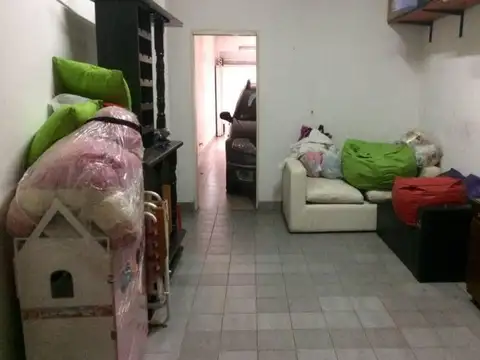 Casa en Venta en Isidro Casanova, USD 130.000