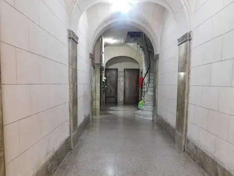Tacuarí 400, Piso 4