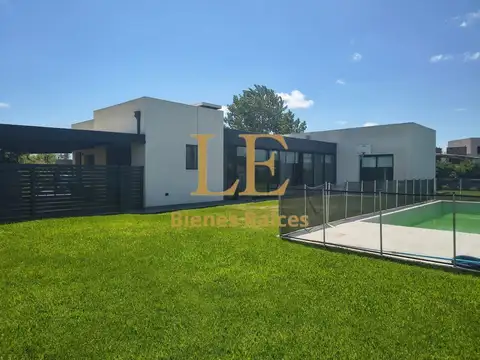 Casa en Venta en El Cantón, USD 330.000